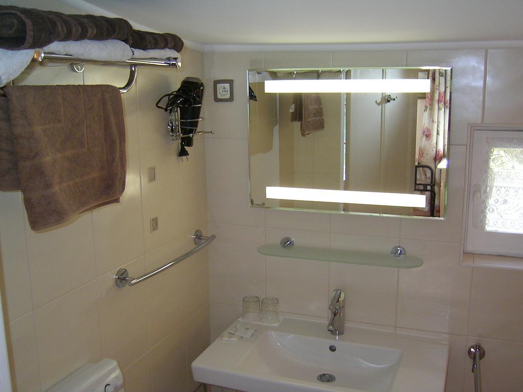 Mas La Provence Bed & Breakfast L'Isle-sur-la-Sorgue Bilik gambar
